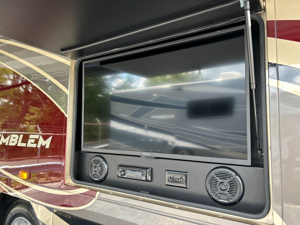 Entegra Coach Emblem  2022
