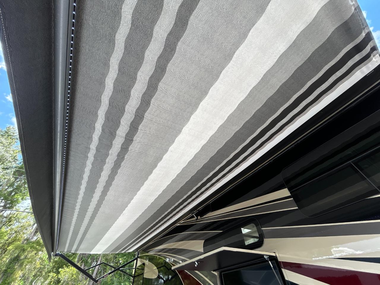 Entegra Coach Emblem  2022