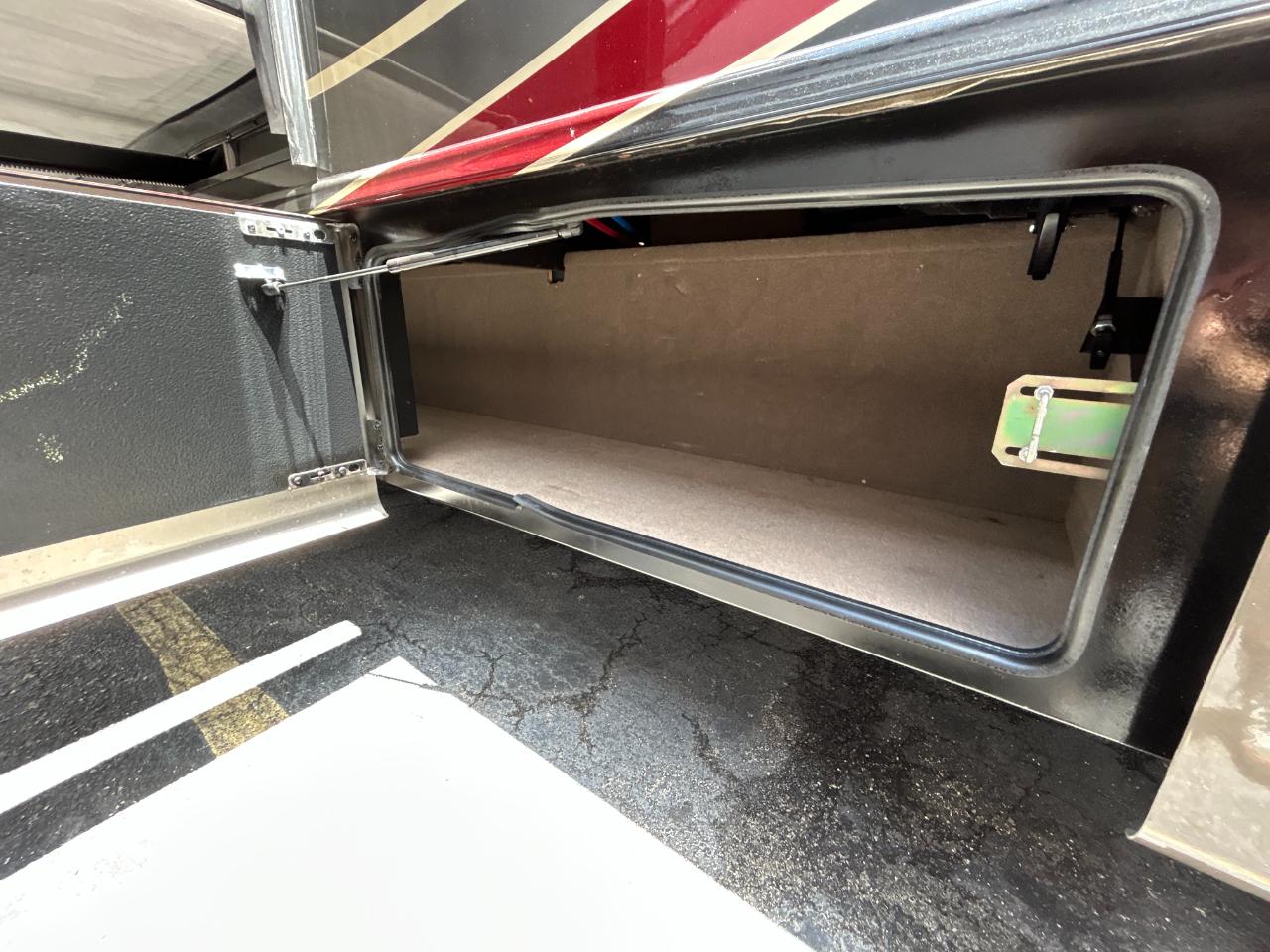 Entegra Coach Emblem  2022