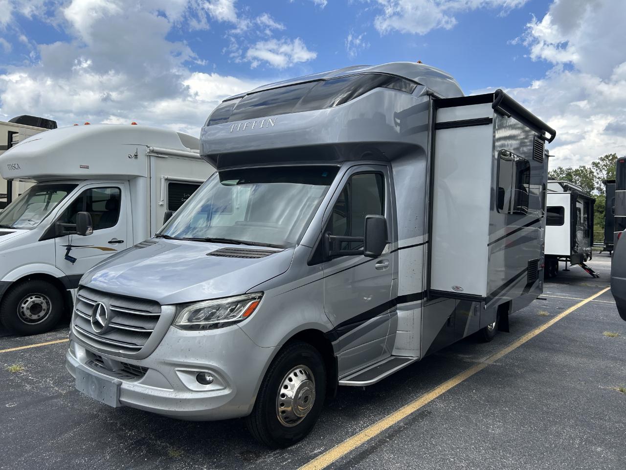 Tiffin Motorhomes Wayfarer  2020