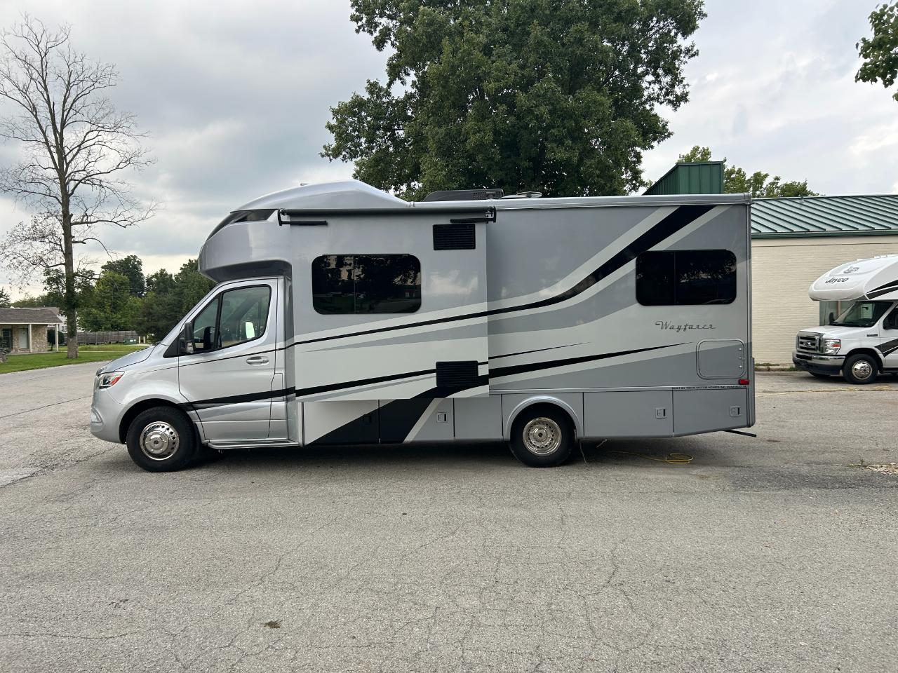 Tiffin Motorhomes Wayfarer  2020