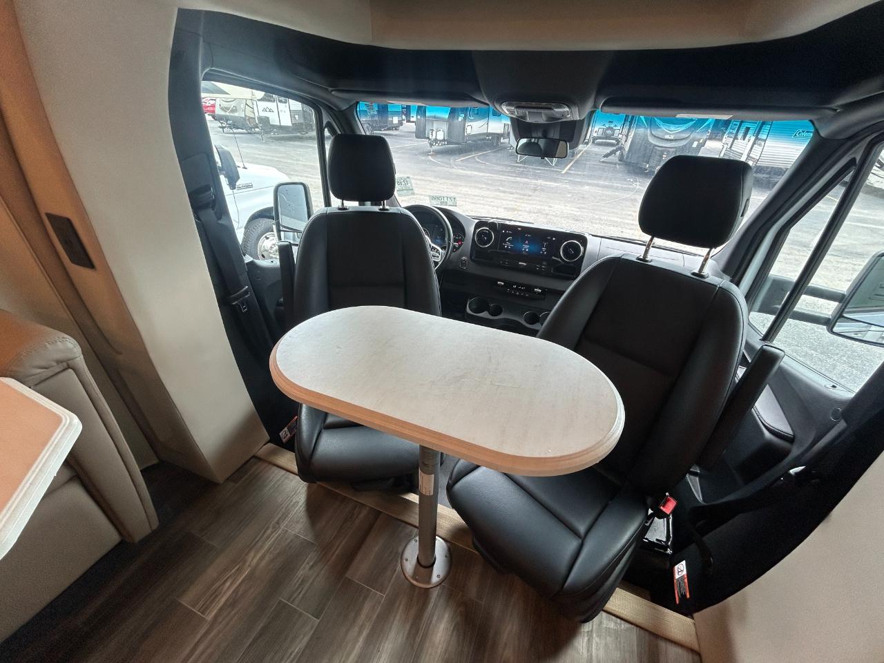 Tiffin Motorhomes Wayfarer  2020