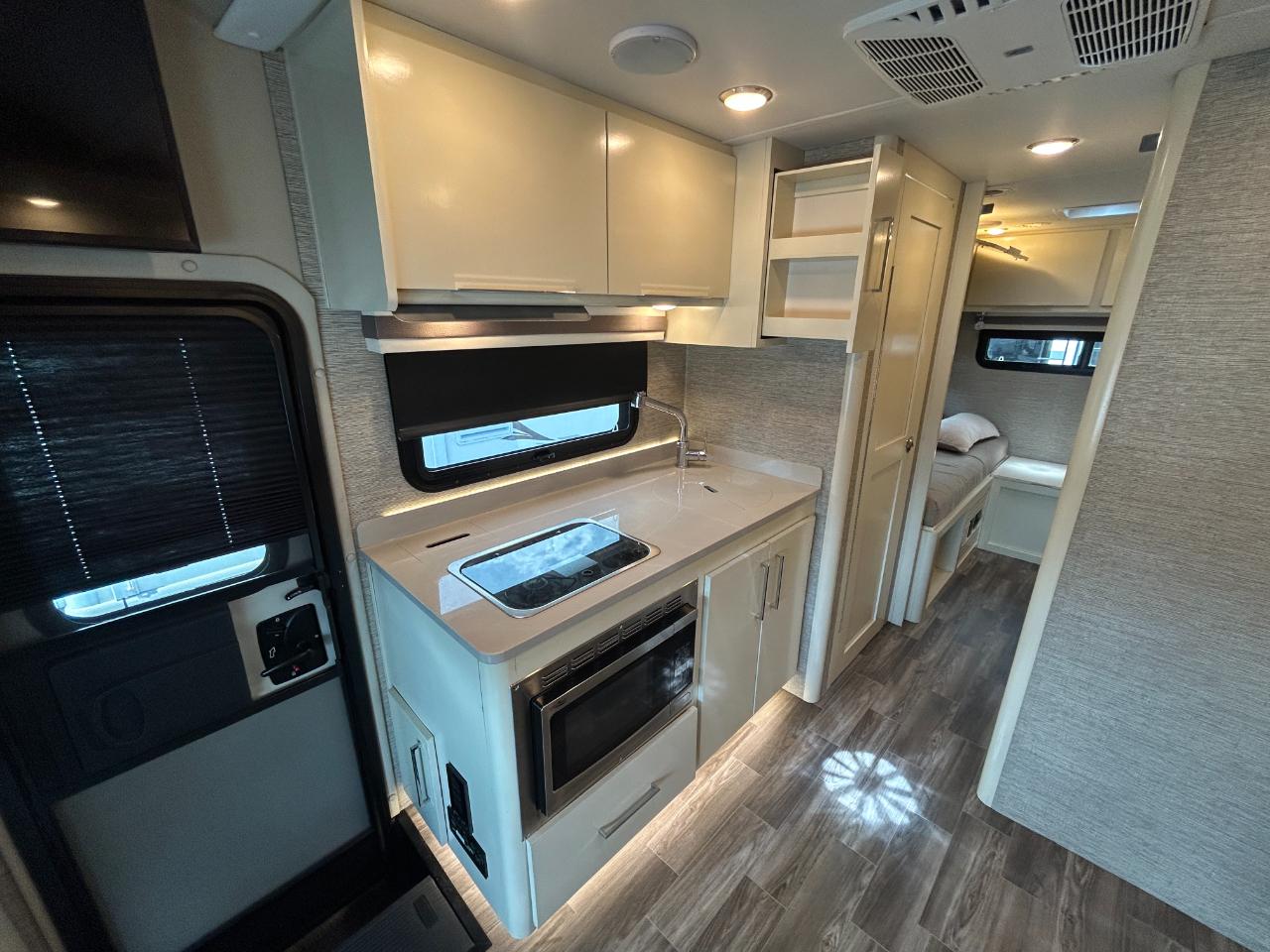 Tiffin Motorhomes Wayfarer  2020