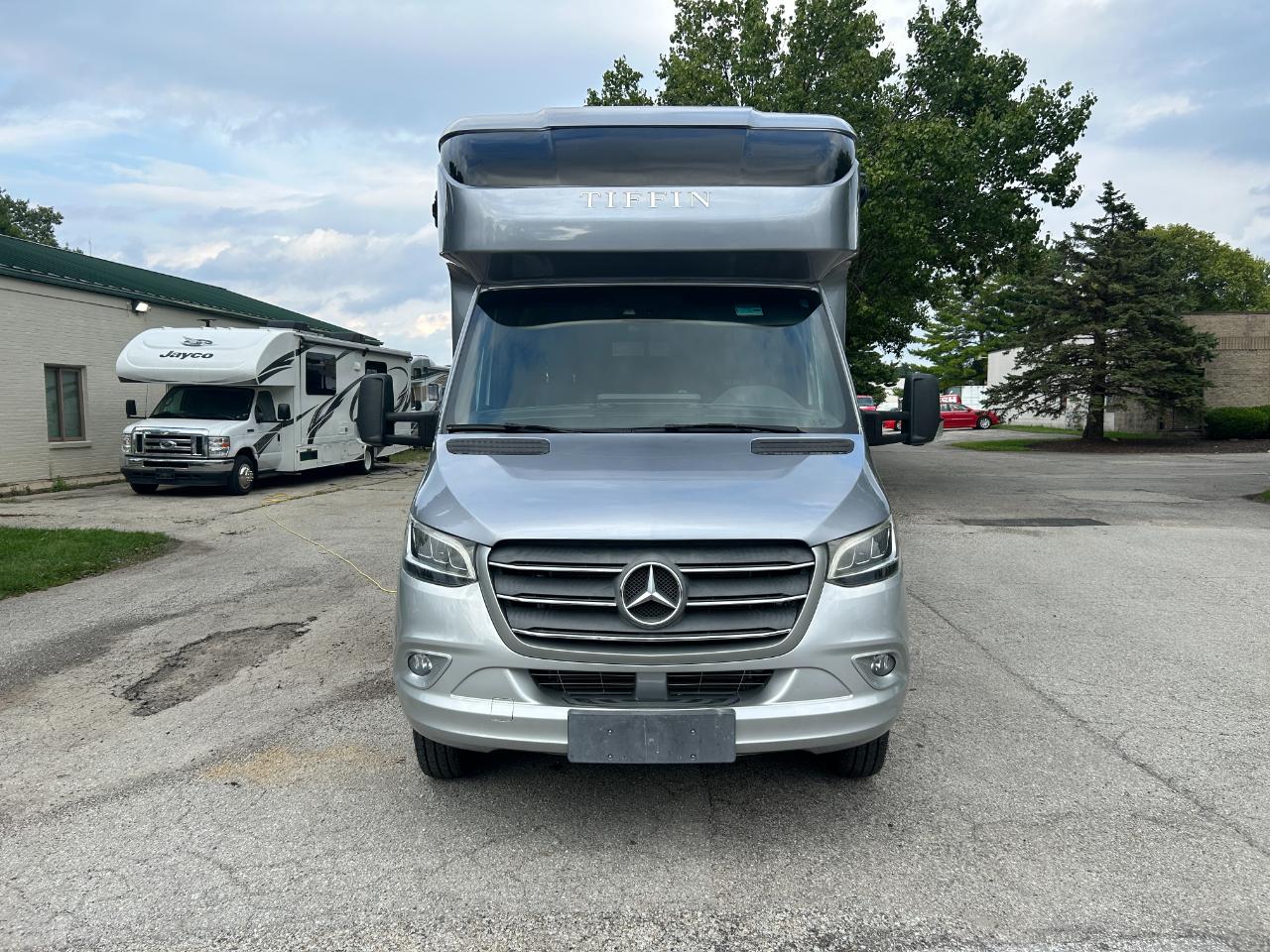 Tiffin Motorhomes Wayfarer  2020