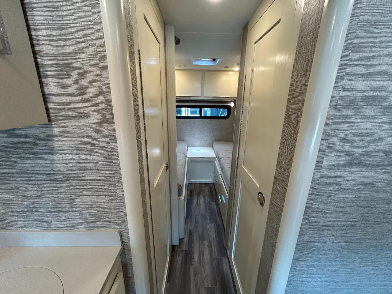 Tiffin Motorhomes Wayfarer  2020