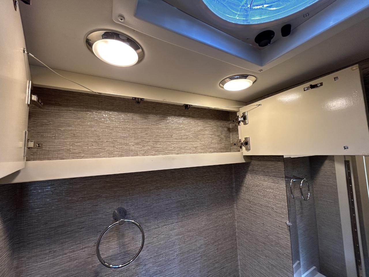 Tiffin Motorhomes Wayfarer  2020