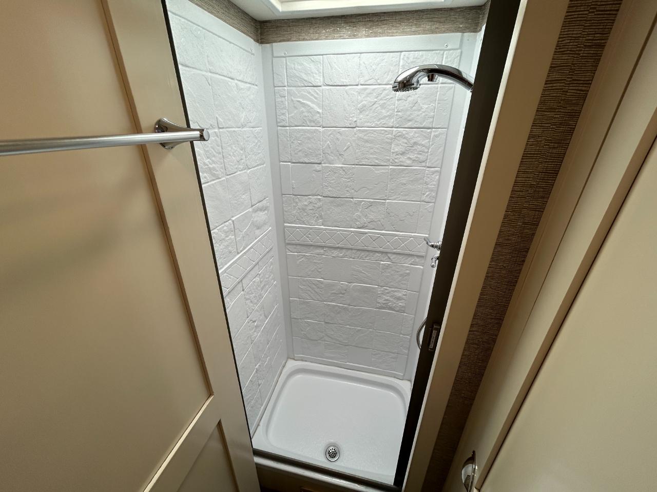 Tiffin Motorhomes Wayfarer  2020
