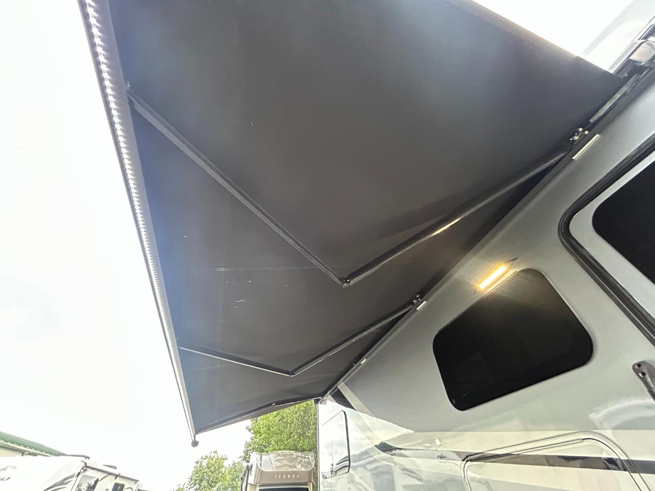 Tiffin Motorhomes Wayfarer  2020