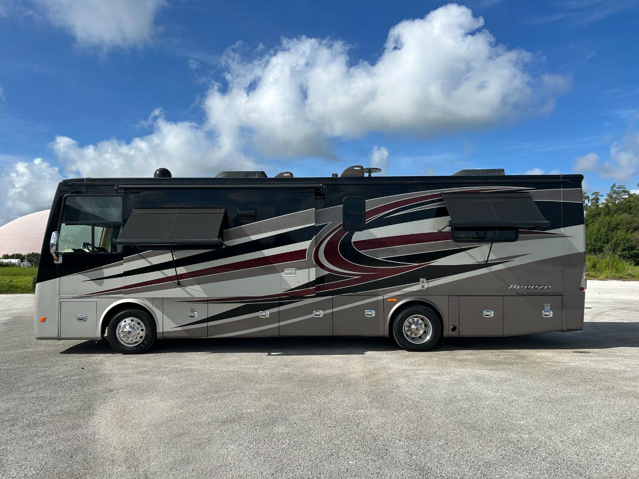 Tiffin Motorhomes, Inc Breeze  2017