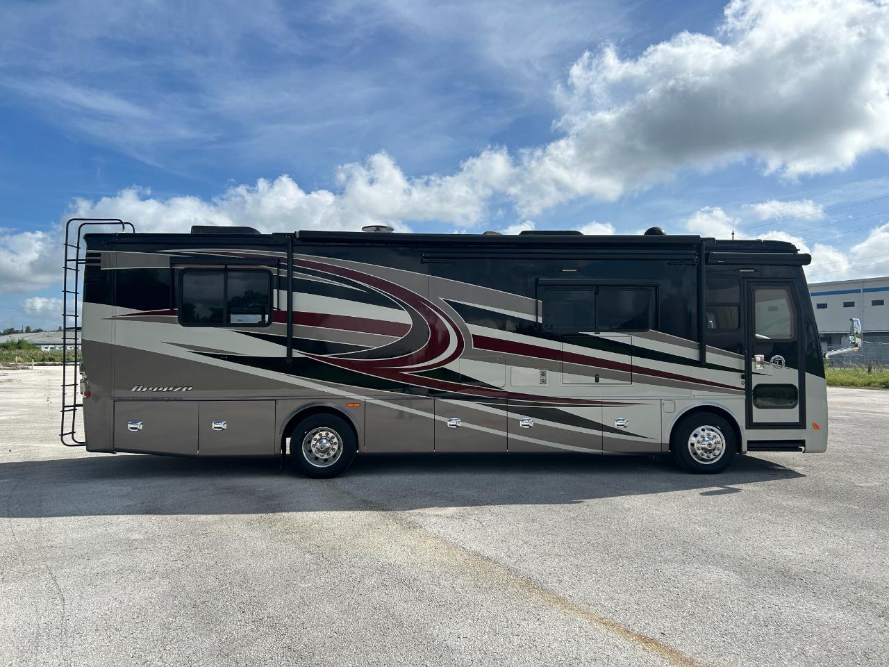 Tiffin Motorhomes, Inc Breeze  2017
