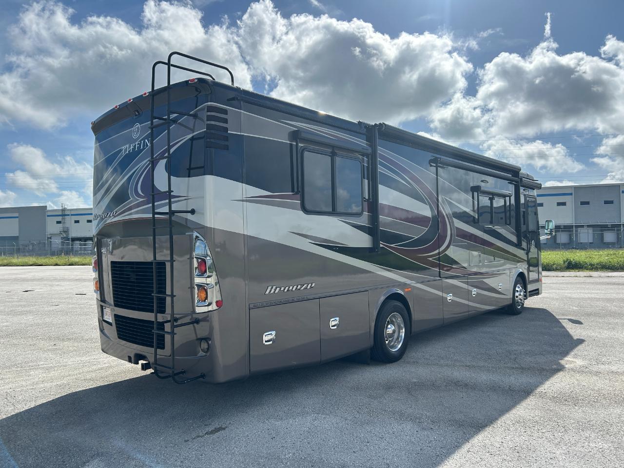 Tiffin Motorhomes, Inc Breeze  2017