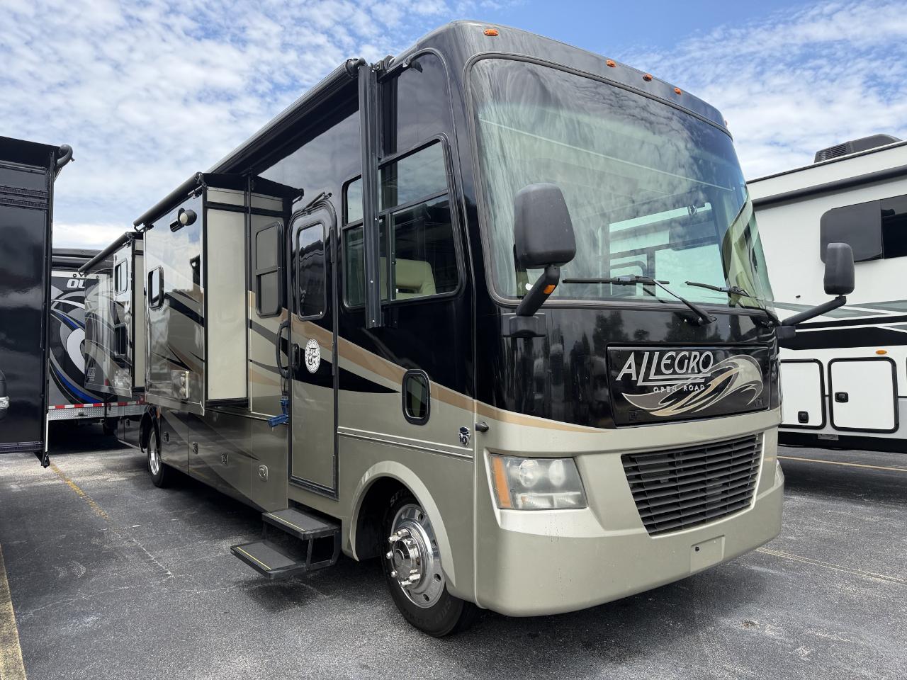 Tiffin Motorhomes Allegro  2012