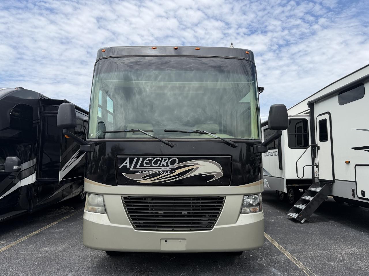 Tiffin Motorhomes Allegro  2012