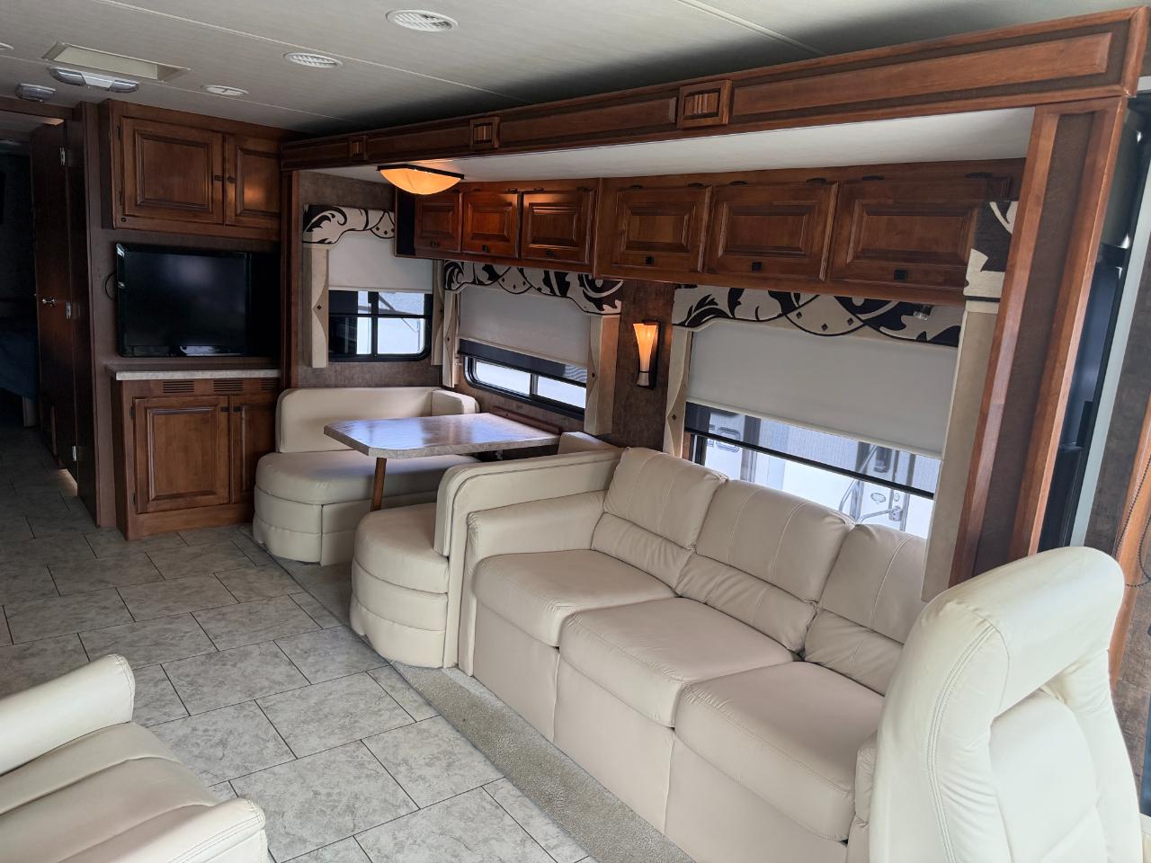 Tiffin Motorhomes Allegro  2012