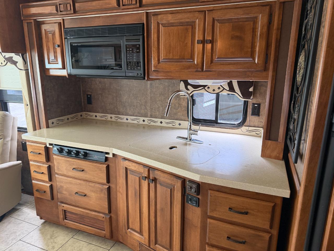 Tiffin Motorhomes Allegro  2012