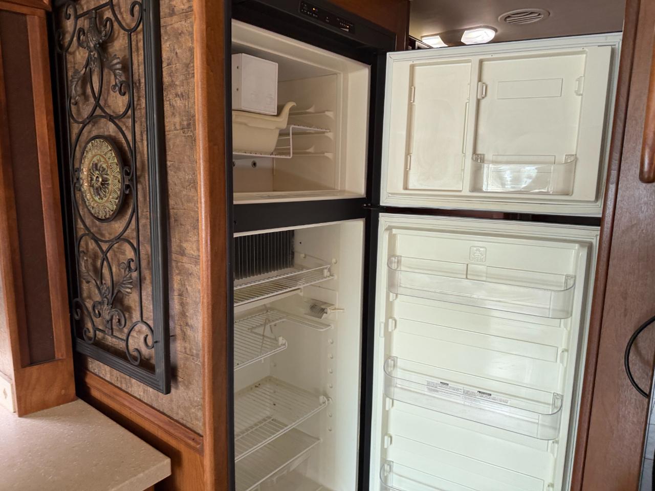 Tiffin Motorhomes Allegro  2012