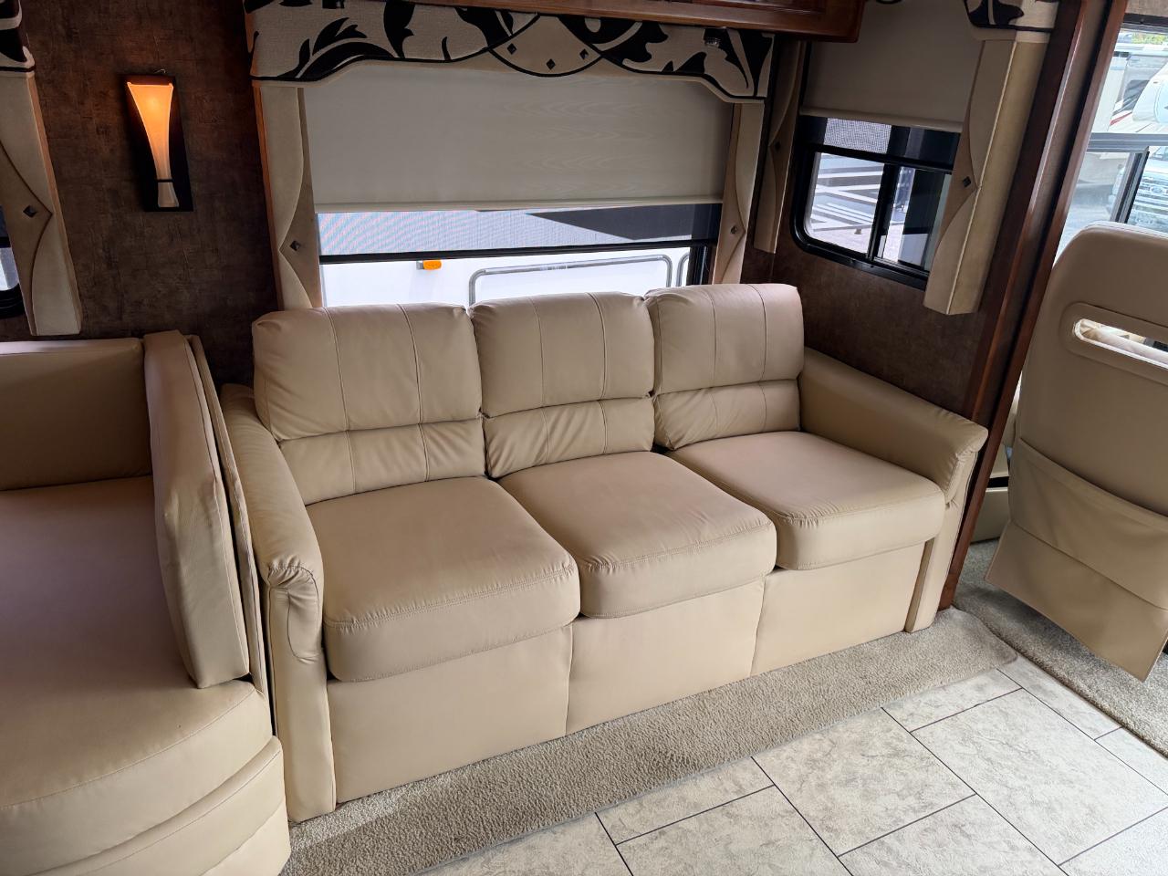 Tiffin Motorhomes Allegro  2012