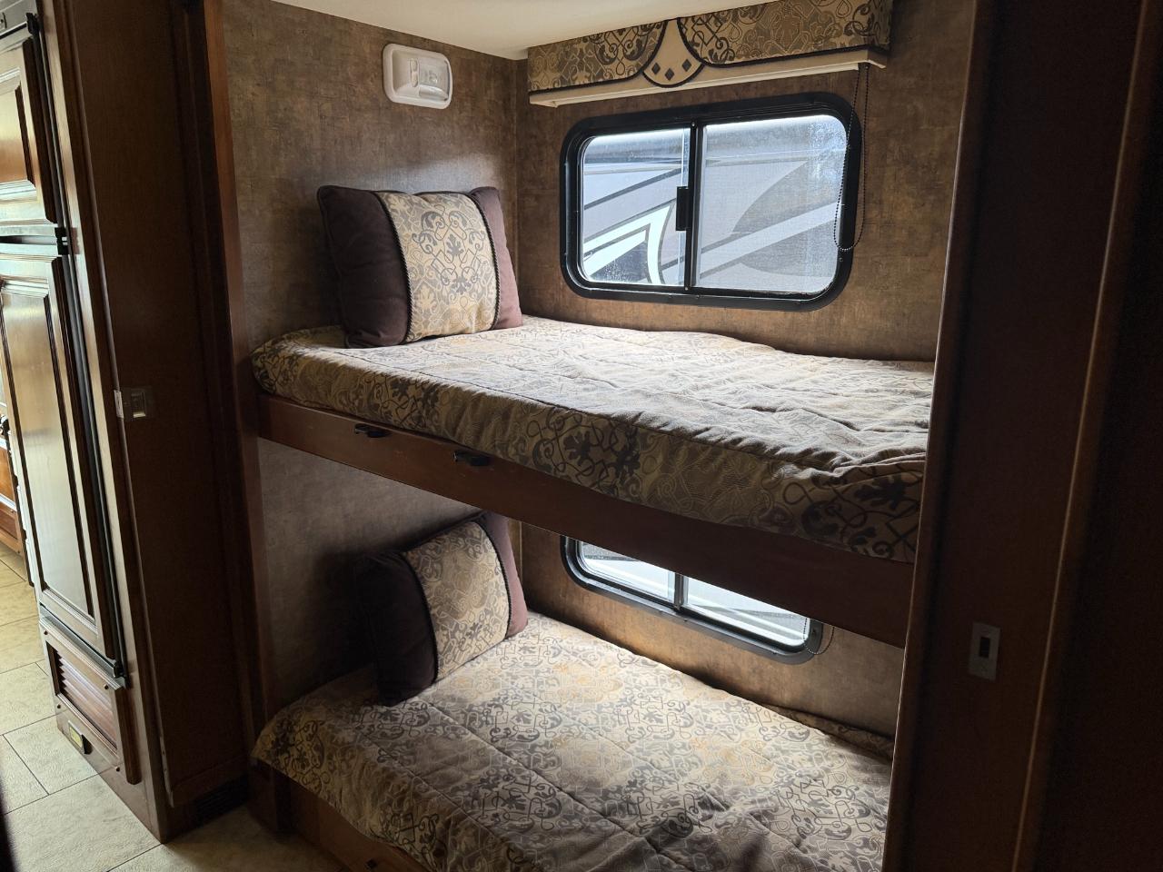 Tiffin Motorhomes Allegro  2012