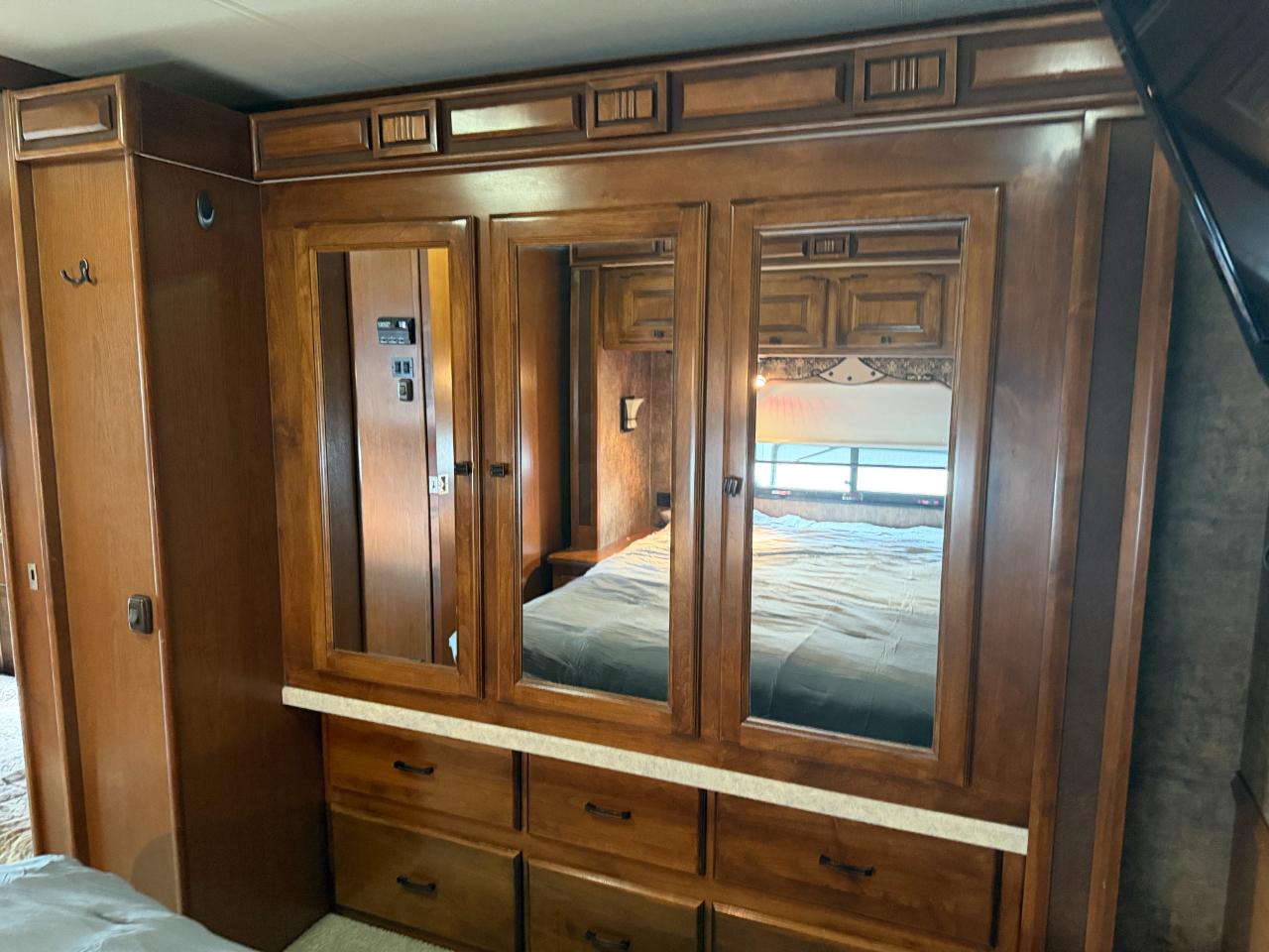 Tiffin Motorhomes Allegro  2012