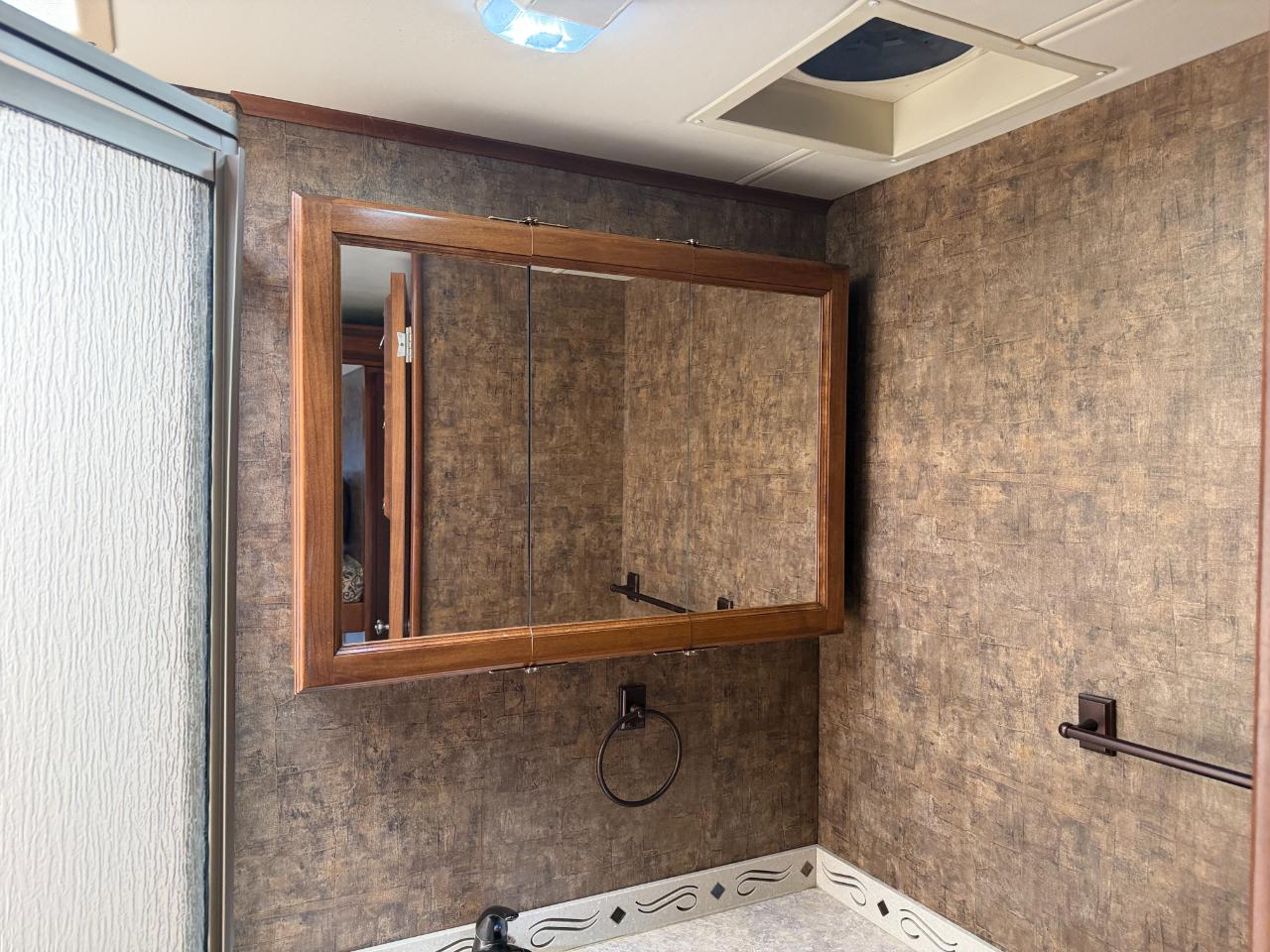 Tiffin Motorhomes Allegro  2012