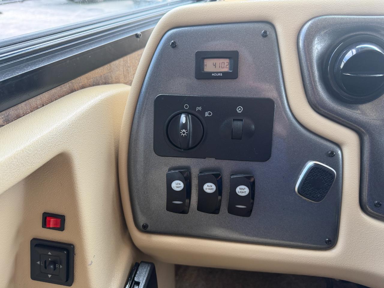Tiffin Motorhomes Allegro  2012