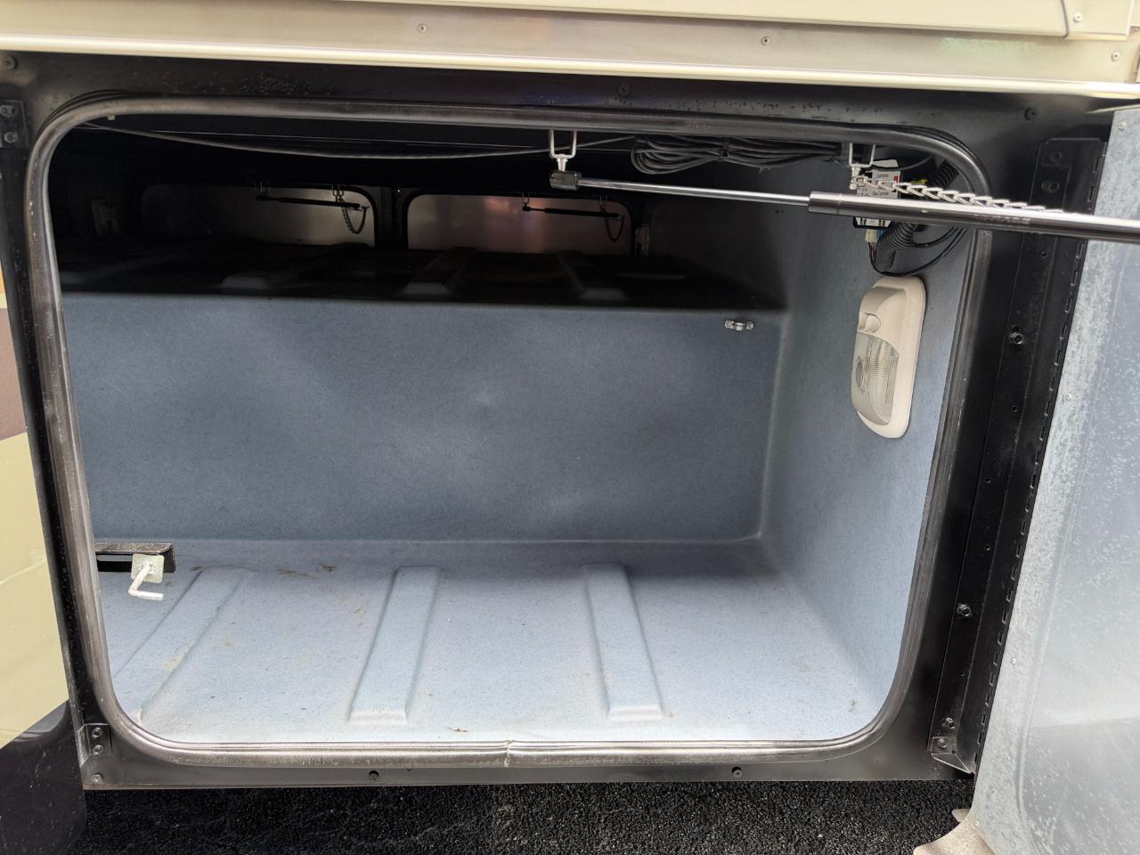Tiffin Motorhomes Allegro  2012