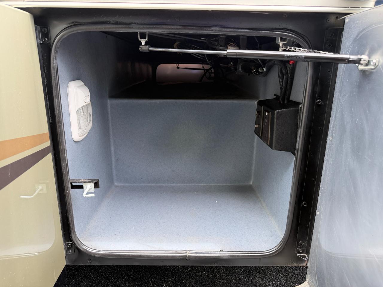 Tiffin Motorhomes Allegro  2012