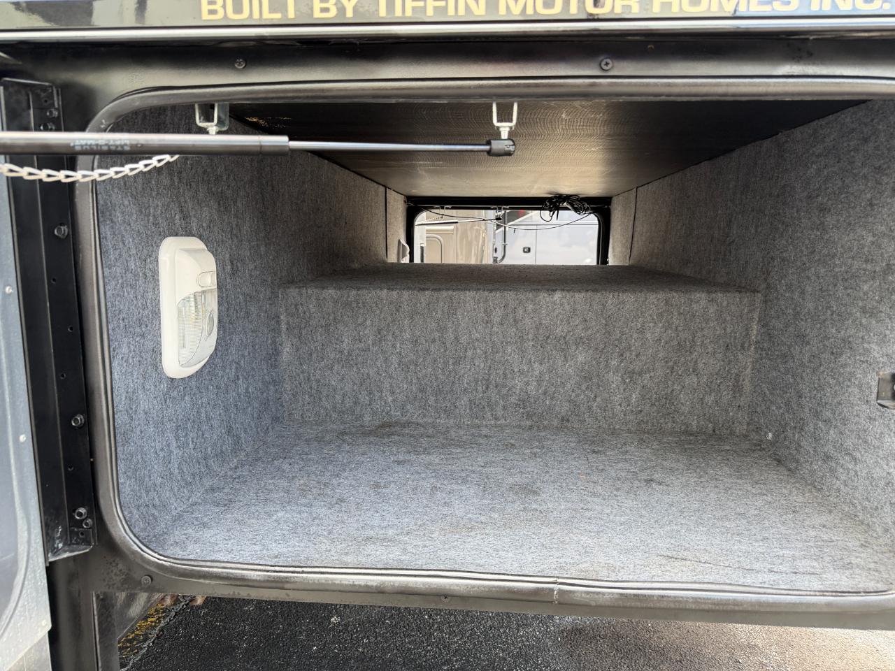 Tiffin Motorhomes Allegro  2012