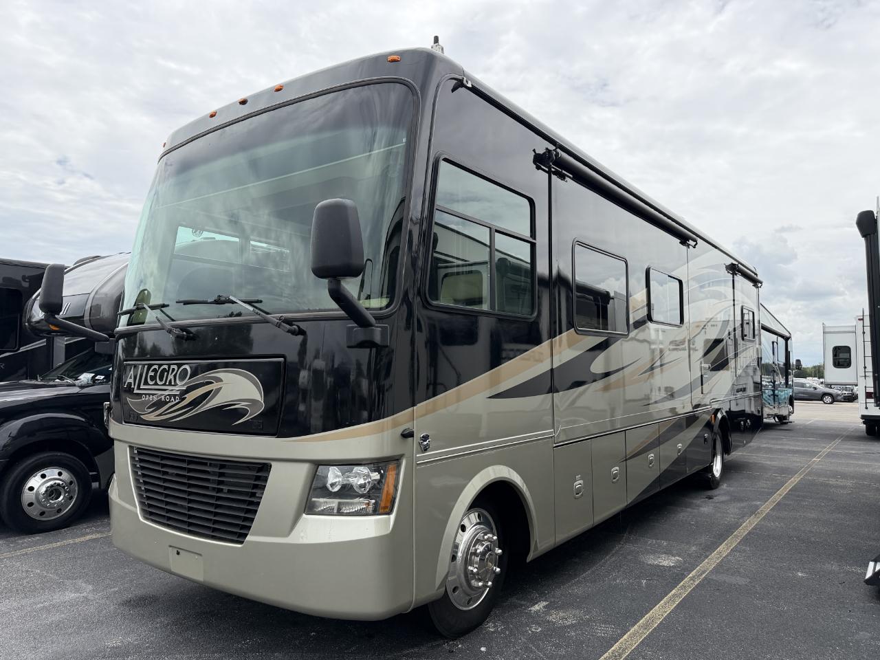 Tiffin Motorhomes Allegro  2012