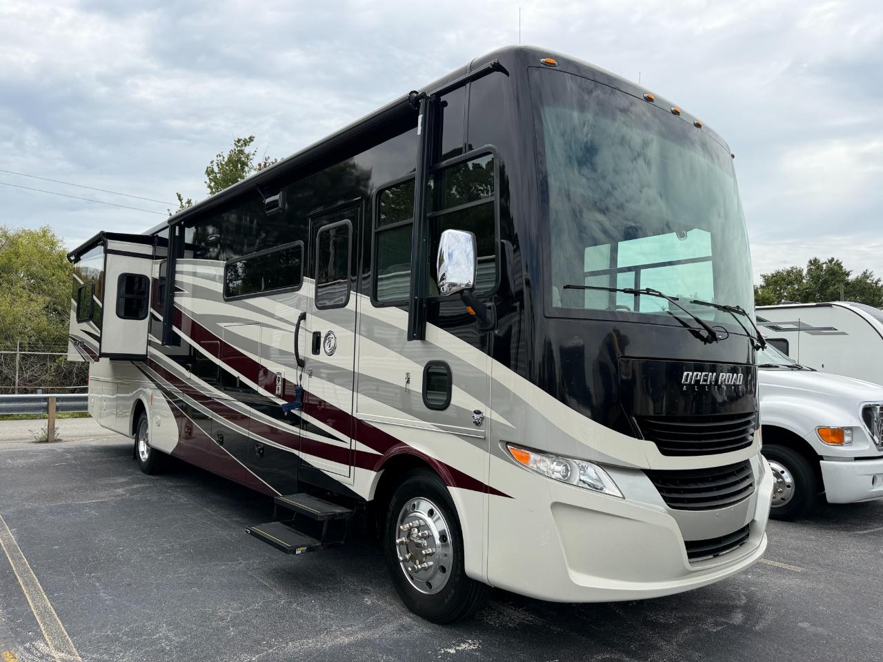 Tiffin Motorhomes Allegro  2019