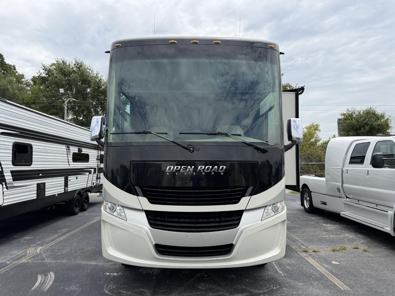 Tiffin Motorhomes Allegro  2019
