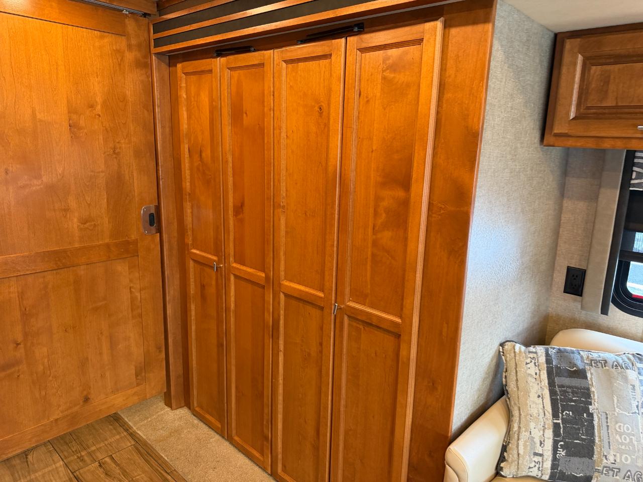 Tiffin Motorhomes Allegro  2019