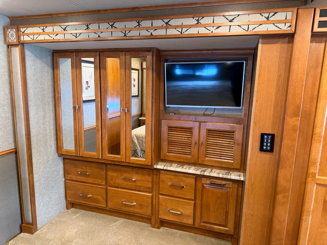 Tiffin Motorhomes Allegro  2019