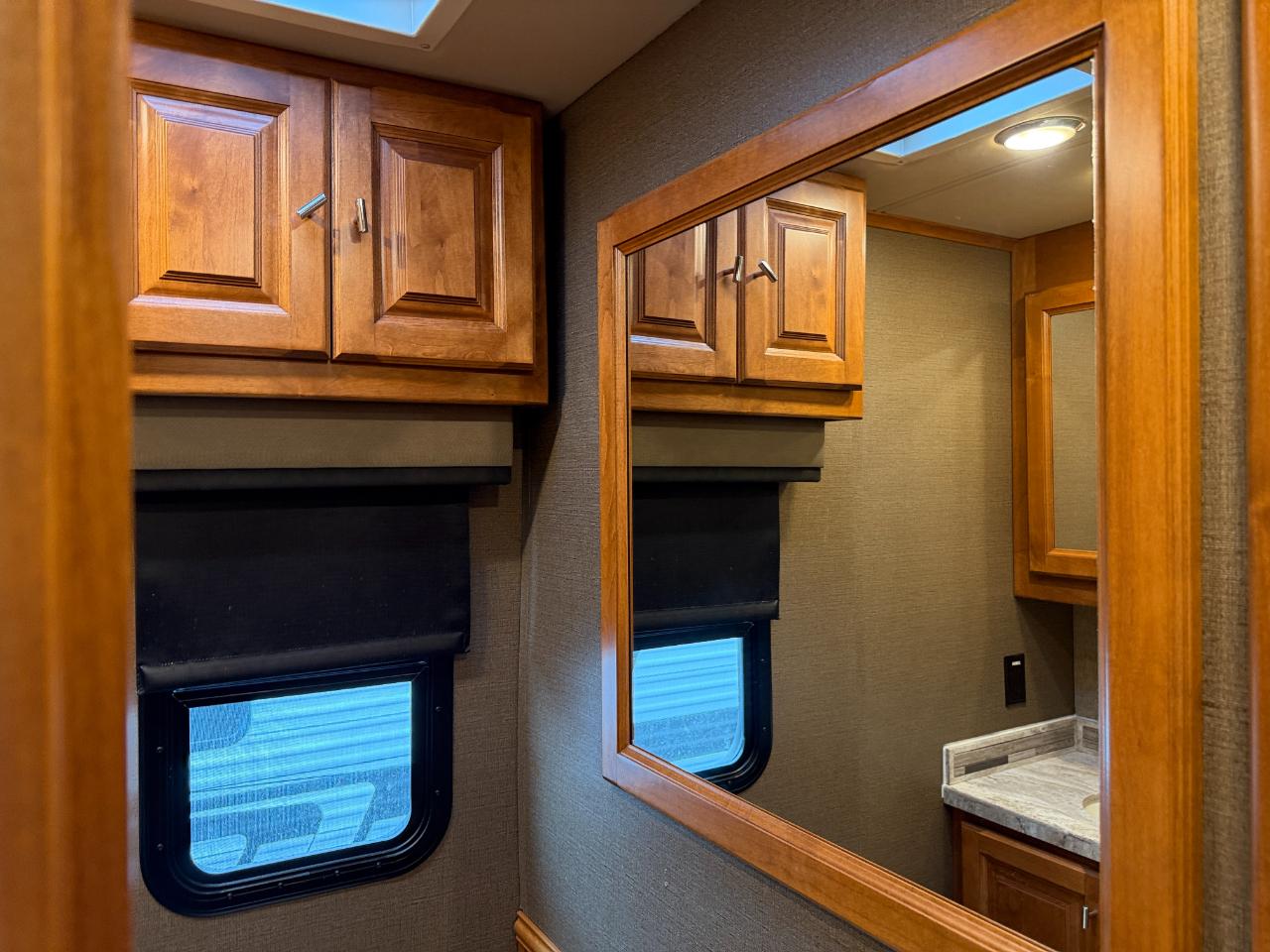 Tiffin Motorhomes Allegro  2019