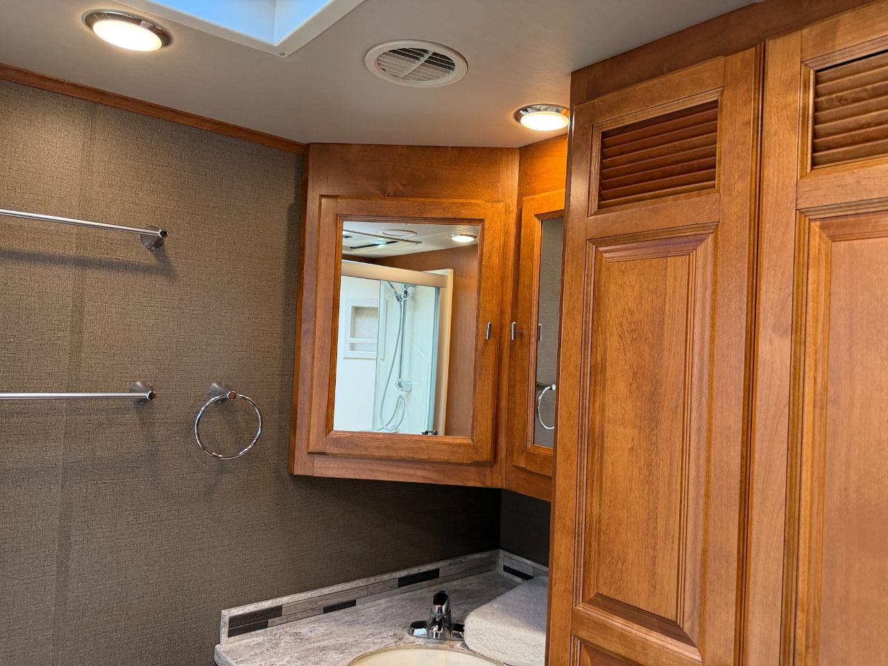 Tiffin Motorhomes Allegro  2019