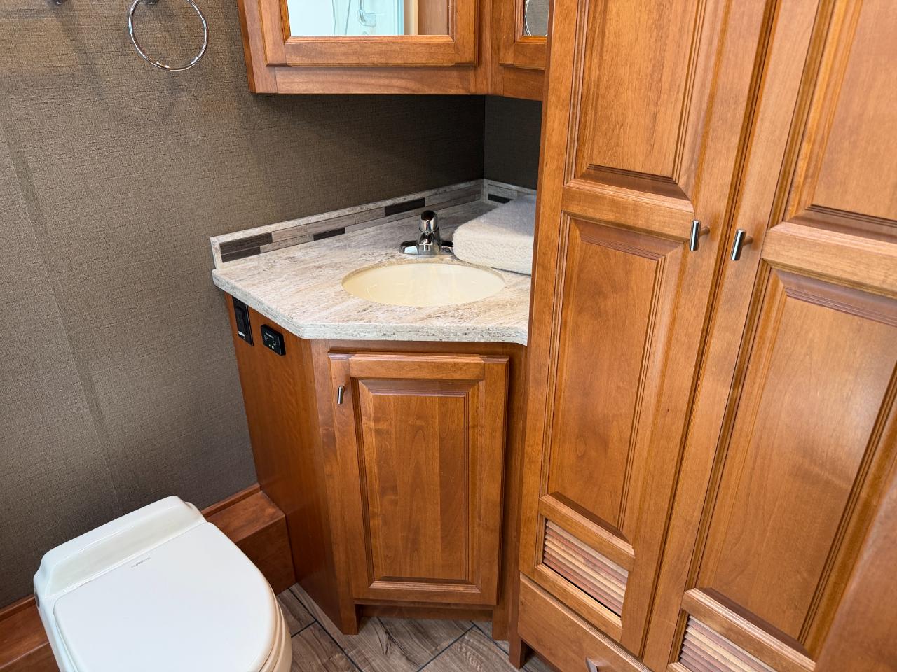 Tiffin Motorhomes Allegro  2019