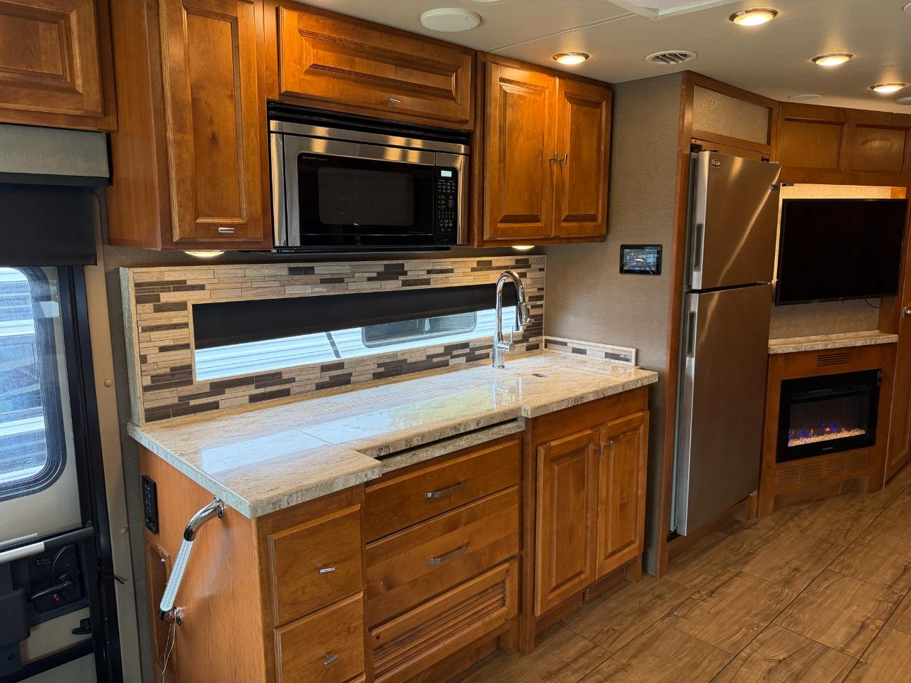 Tiffin Motorhomes Allegro  2019