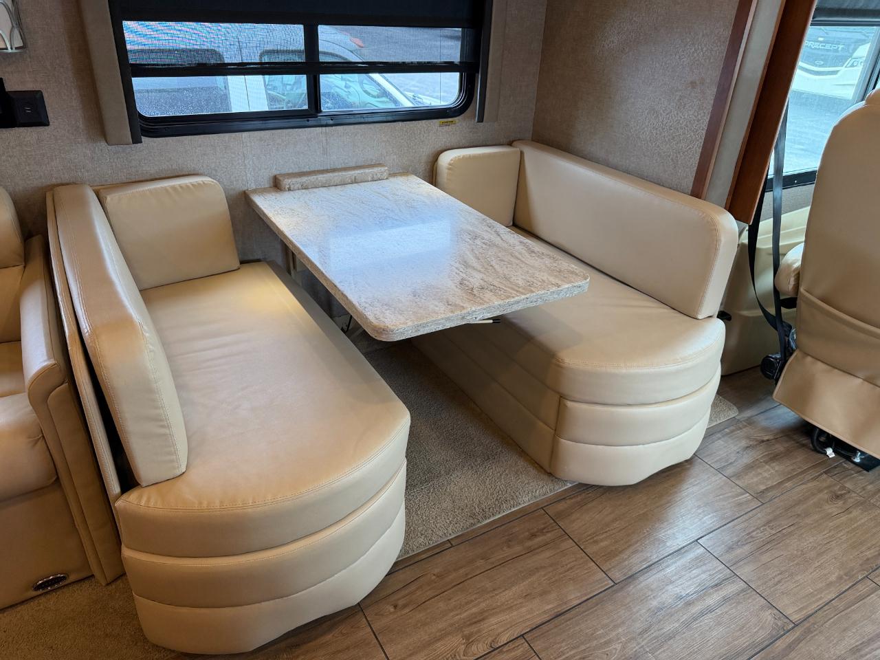Tiffin Motorhomes Allegro  2019