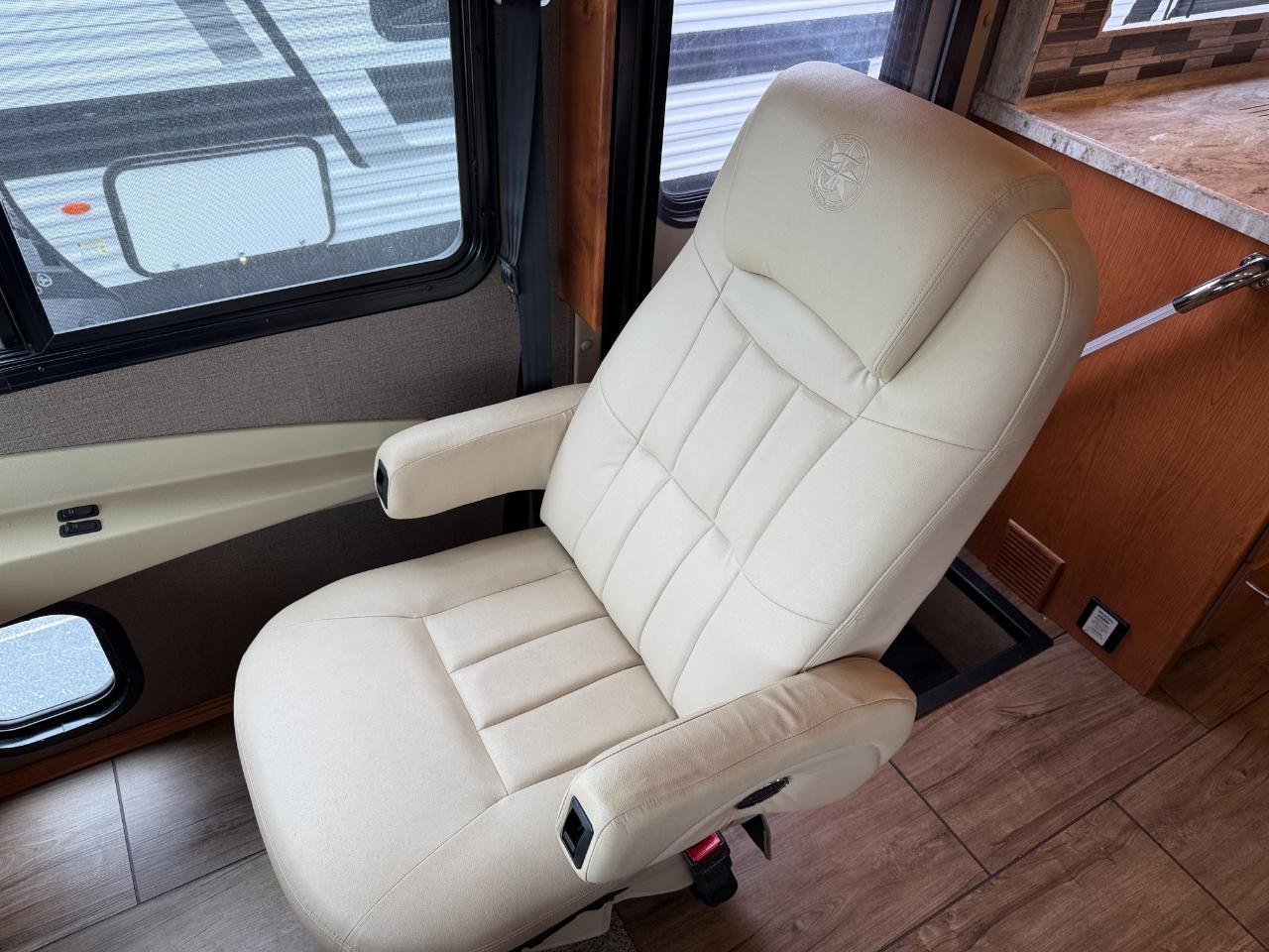Tiffin Motorhomes Allegro  2019