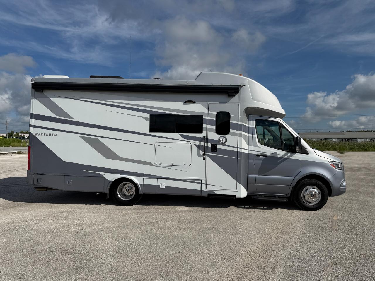 Tiffin Motorhomes Wayfarer  2026