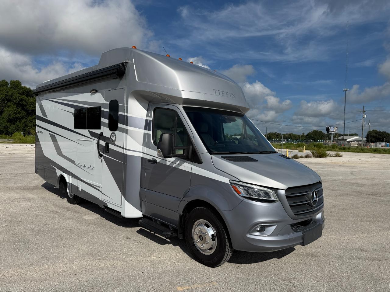 Tiffin Motorhomes Wayfarer  2026