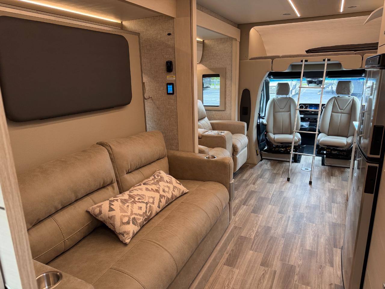 Tiffin Motorhomes Wayfarer  2026