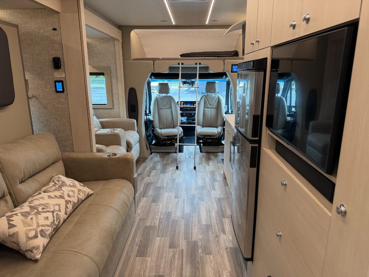 Tiffin Motorhomes Wayfarer  2026