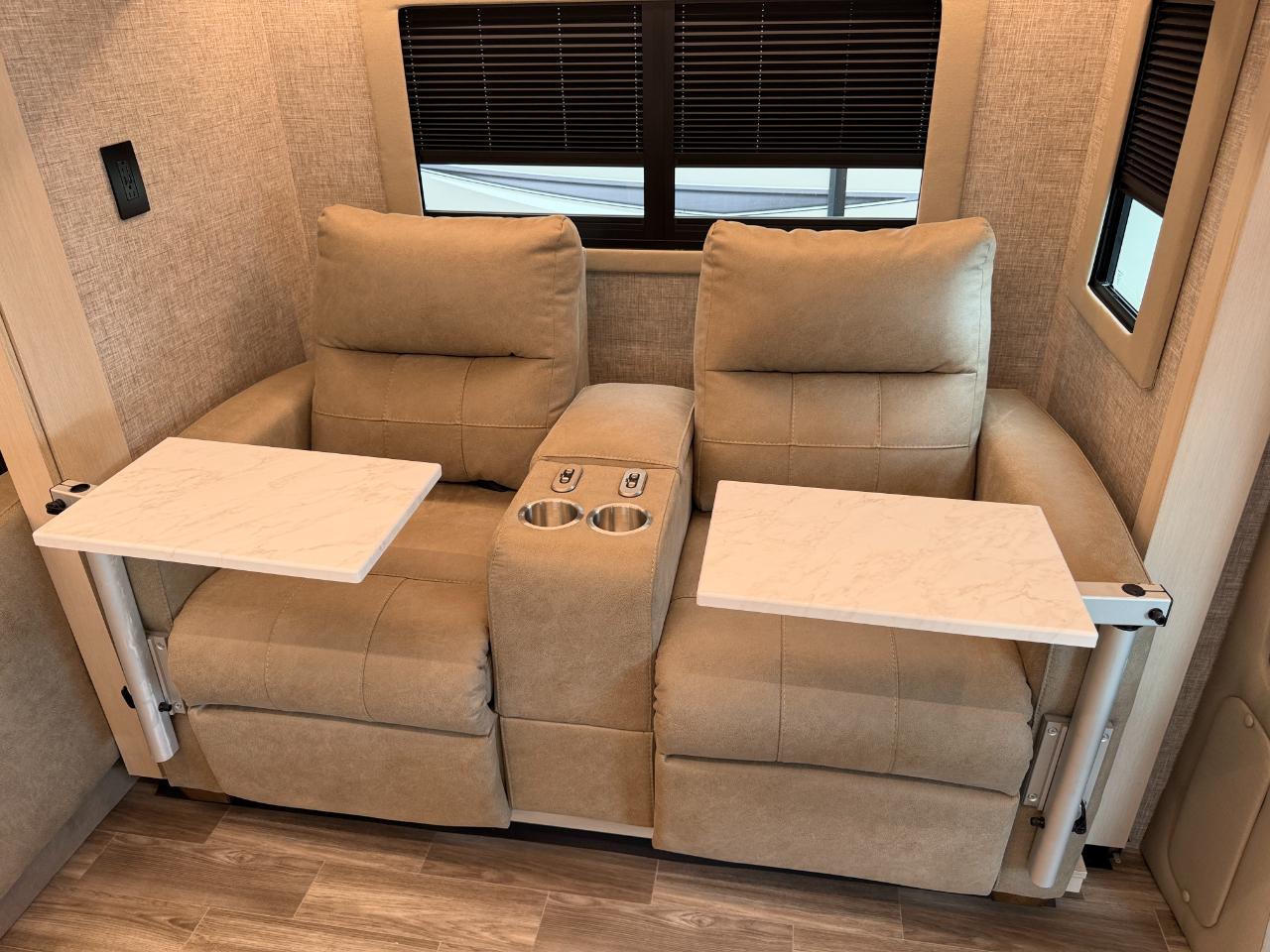 Tiffin Motorhomes Wayfarer  2026