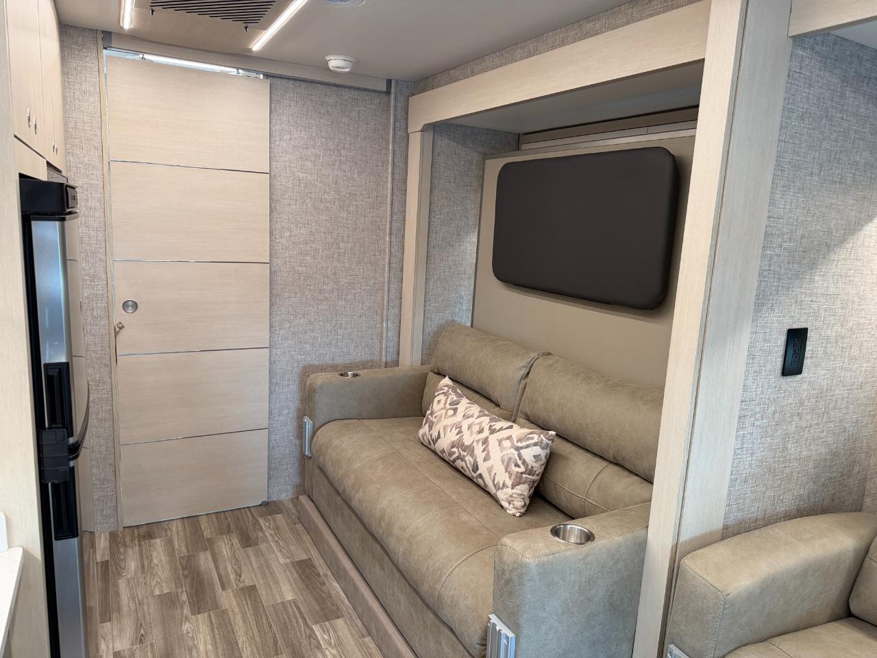 Tiffin Motorhomes Wayfarer  2026