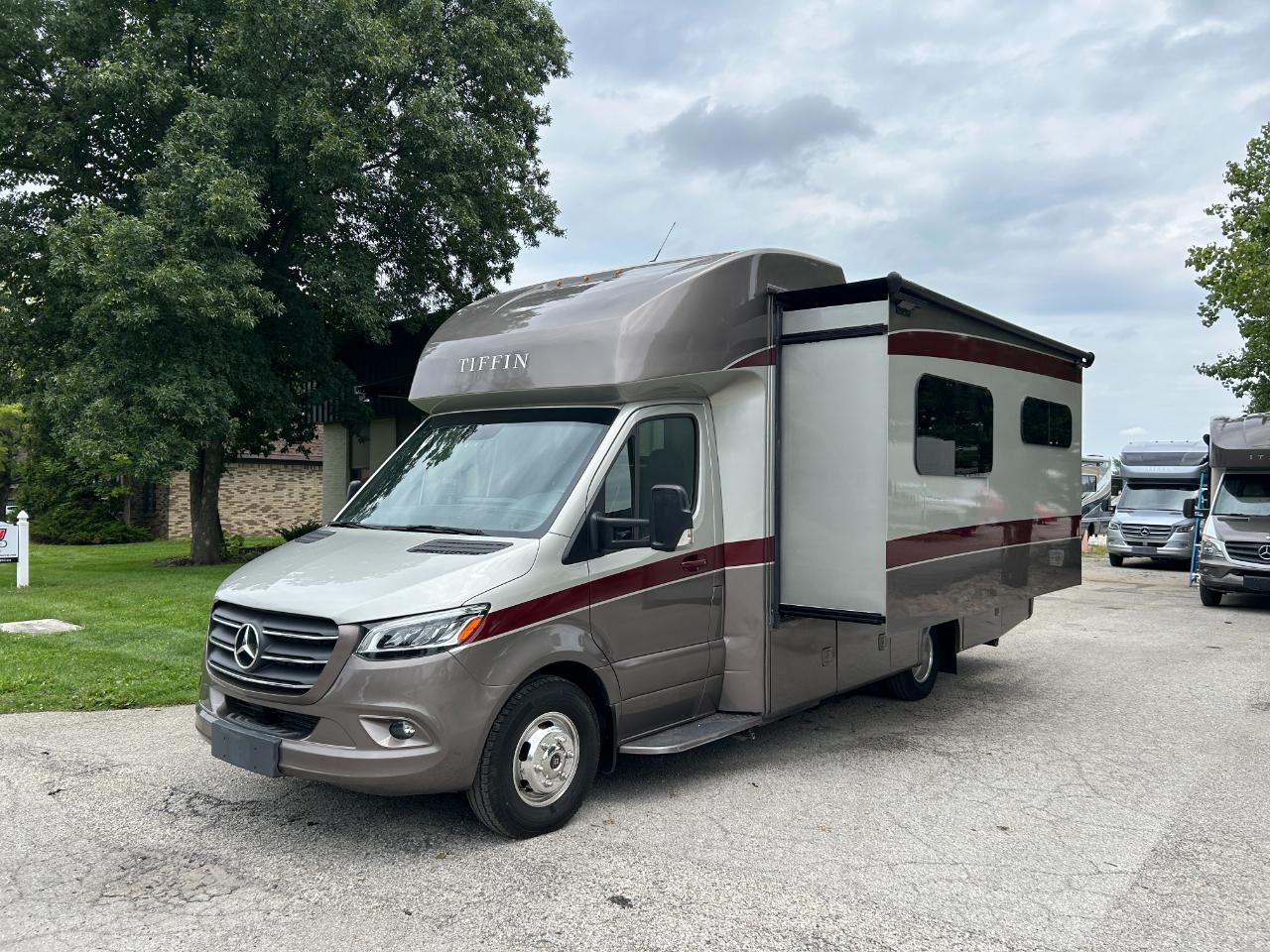 Tiffin Motorhomes Wayfarer  2022