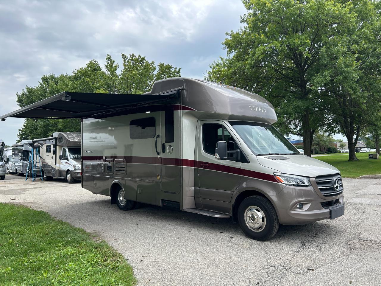 Tiffin Motorhomes Wayfarer  2022