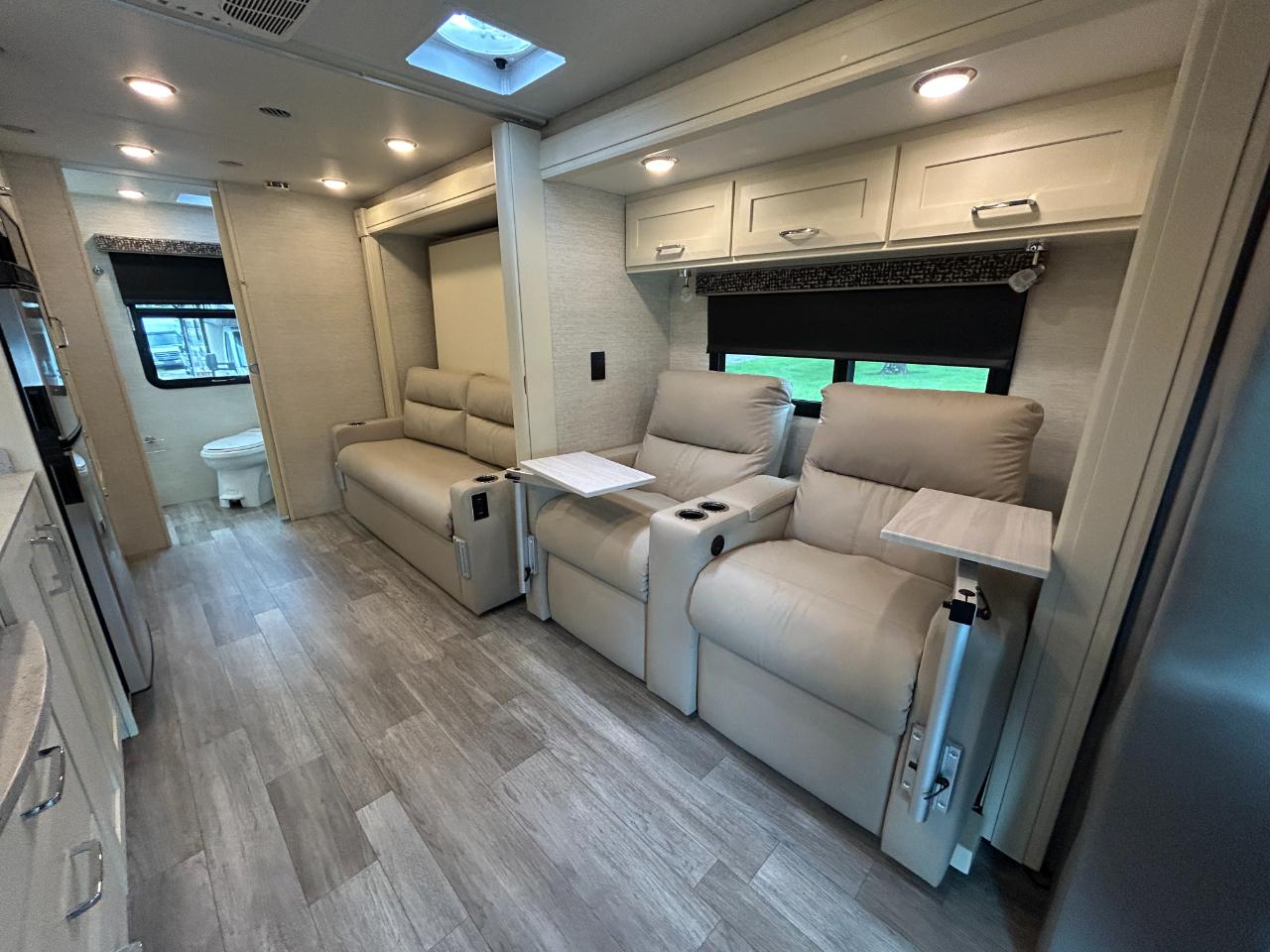Tiffin Motorhomes Wayfarer  2022