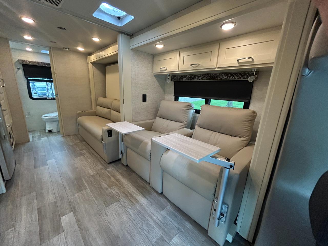 Tiffin Motorhomes Wayfarer  2022