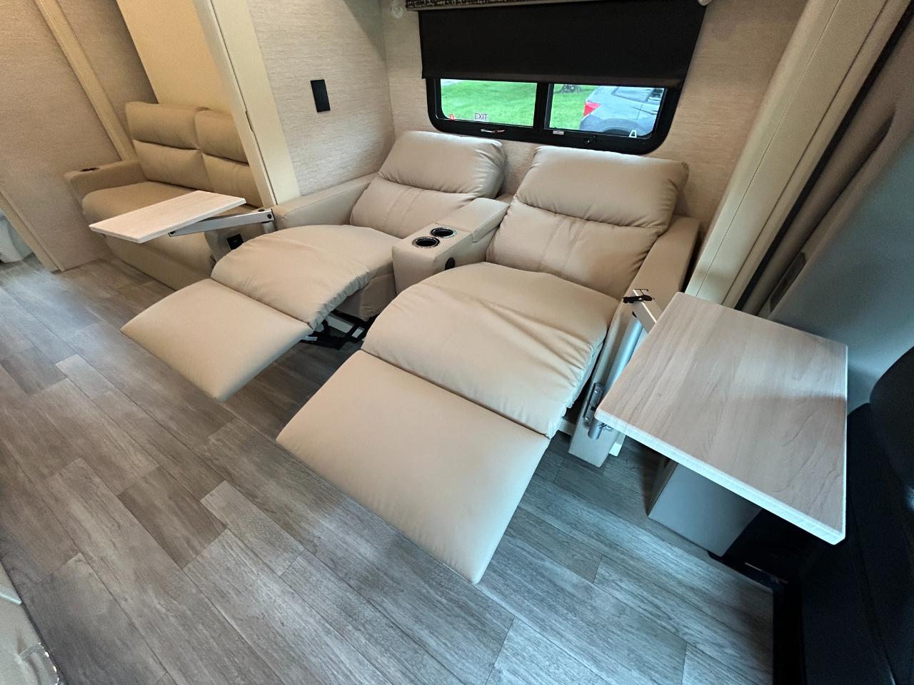 Tiffin Motorhomes Wayfarer  2022